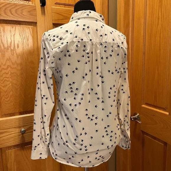 Banana Republic Swallows Fitted Button Up - Picture 4 of 4